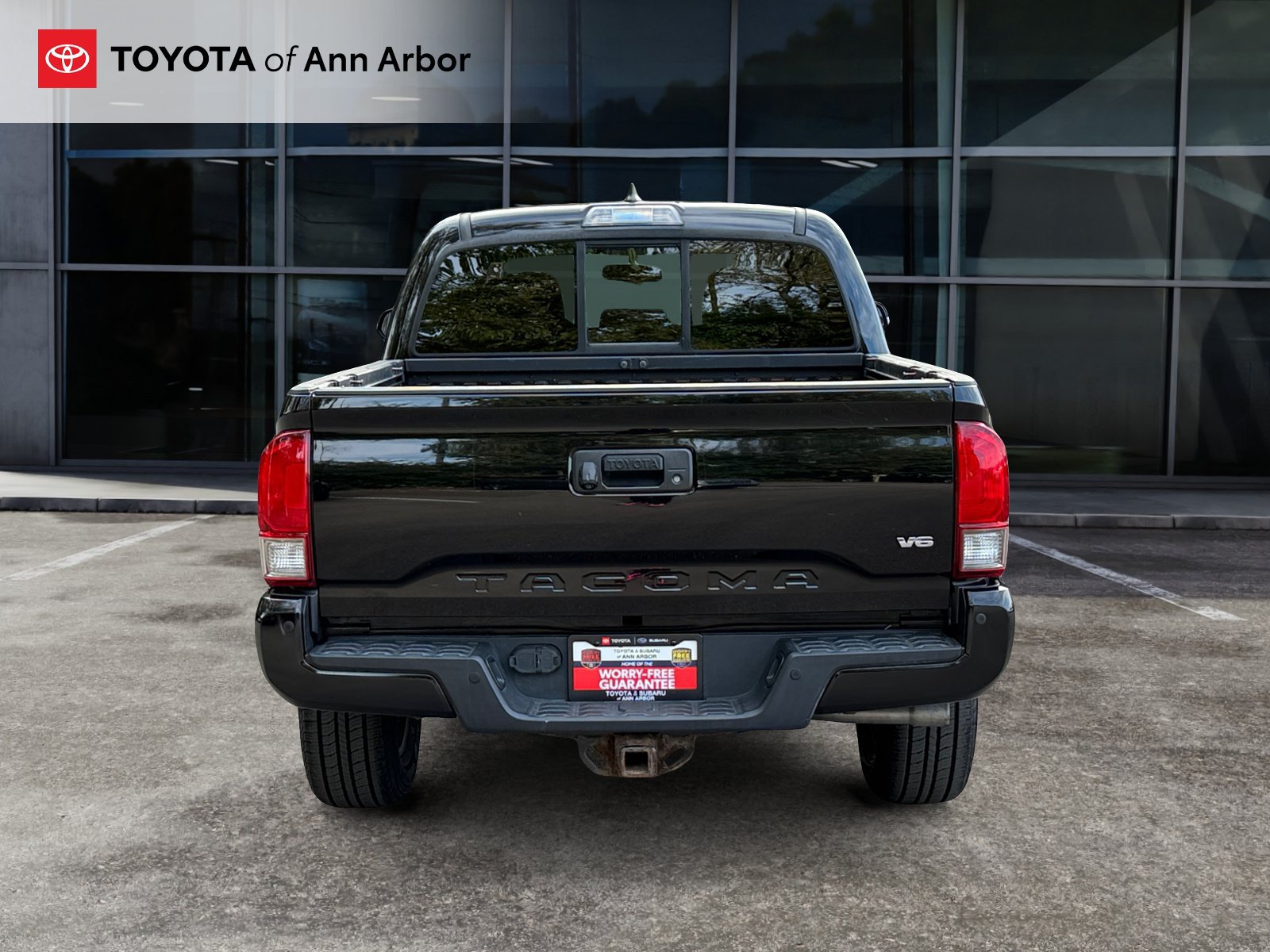Used 2016 Toyota Tacoma TRD Sport w/ Premium & Technology Package AWD/4WD image 11