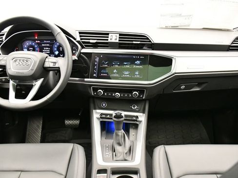 Certified 2025 Audi Q3 2.0T Premium Plus w/ Premium Plus Package image 20