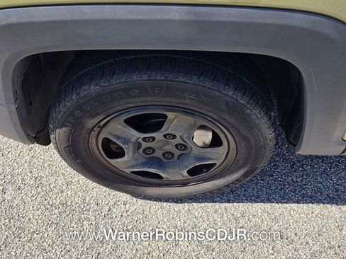 Used 2015 Jeep Renegade Sport w/ Power & Air Group FWD image 18