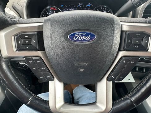 Used 2022 Ford F550 4x4 Crew Cab Super Duty w/ Lariat Value Package image 10