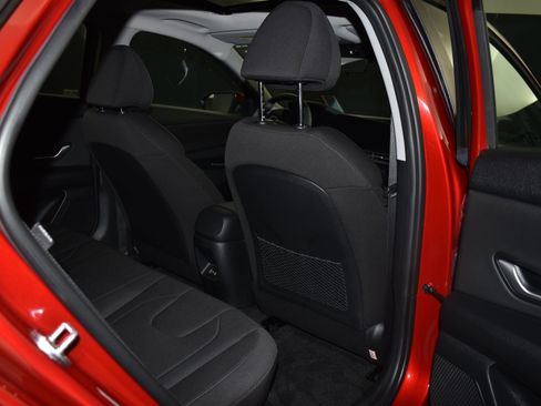 Used 2025 Hyundai Elantra SEL image 13