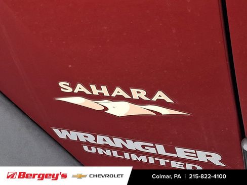 Used 2013 Jeep Wrangler Unlimited Sahara image 31
