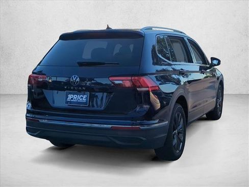 Used 2023 Volkswagen Tiguan SE w/ Panoramic Sunroof Package image 5