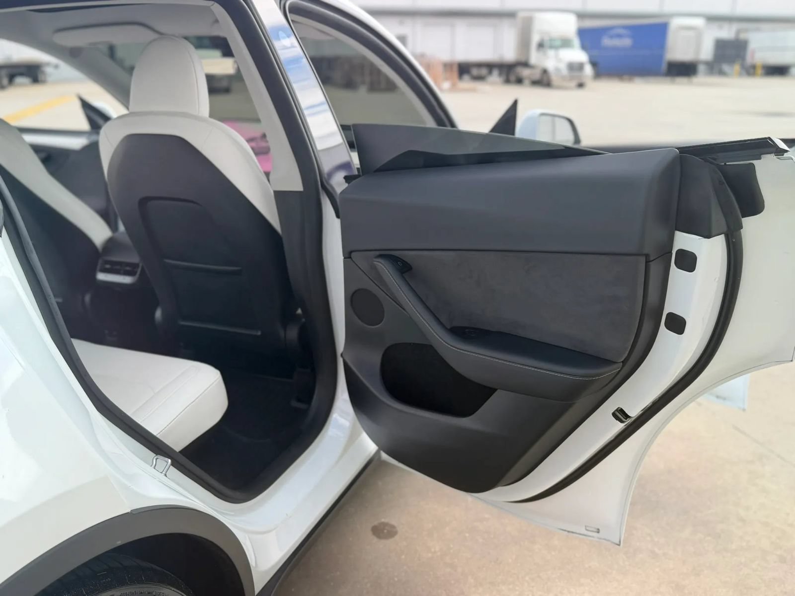 Used 2023 Tesla Model Y Performance AWD/4WD image 20