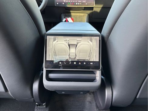 Used 2026 Tesla Model Y Long Range image 35