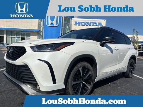 Used 2021 Toyota Highlander XSE image 1