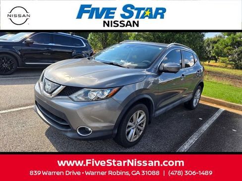 Used 2019 Nissan Rogue Sport SV w/ Technology Package FWD image 3