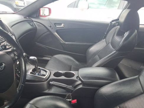 Used 2013 Hyundai Genesis 3.8 RWD image 13