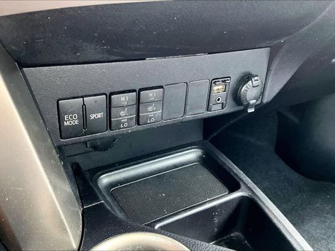 Used 2013 Toyota RAV4 Limited FWD image 32