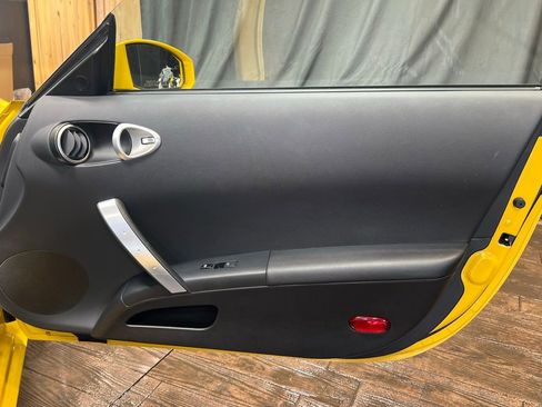 Used 2005 Nissan 350Z Touring w/ (K96) Aerodynamics Pkg image 16