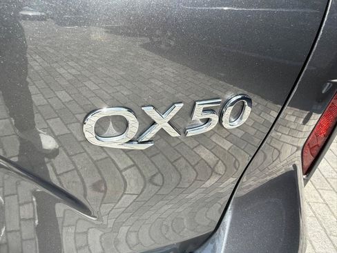 Used 2021 INFINITI QX50 Luxe w/ Appearance Package AWD/4WD image 8