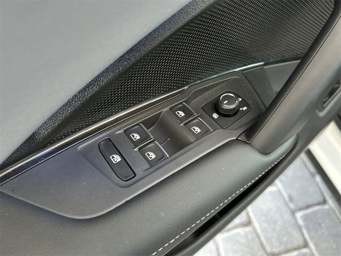 Certified 2026 Volkswagen Tiguan SE R-Line image 11