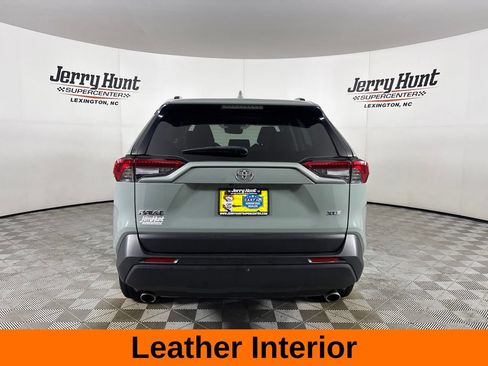 Used 2021 Toyota RAV4 XLE Premium FWD image 7
