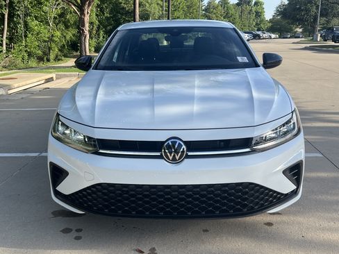 Certified 2025 Volkswagen Jetta Sport FWD image 3