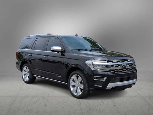 Used 2024 Ford Expedition Platinum AWD/4WD image 2