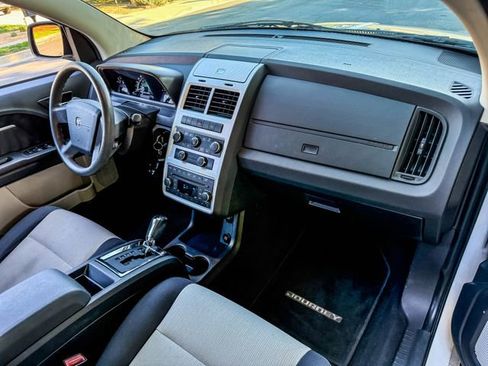 Used 2009 Dodge Journey SXT w/ Flexible Seating Group image 11