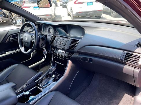 Used 2017 Honda Accord Sport image 14