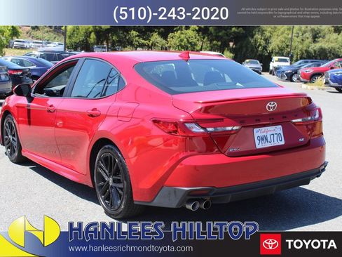 Used 2025 Toyota Camry SE FWD image 9