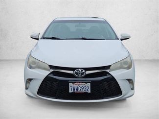 Used 2017 Toyota Camry SE w/ Moonroof Package FWD video 2