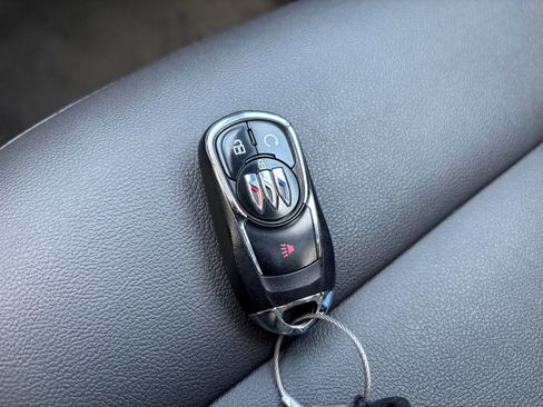 Used 2025 Buick Envista Sport Touring FWD image 21