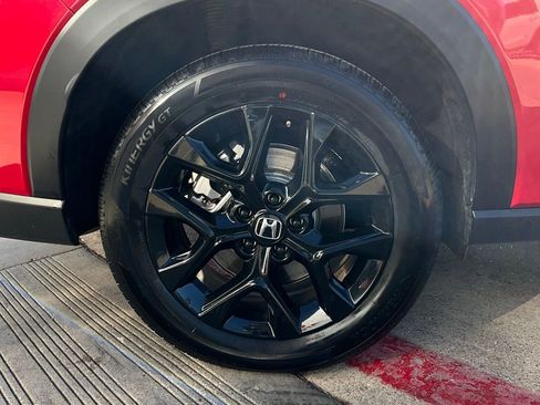 Used 2025 Honda HR-V Sport image 9