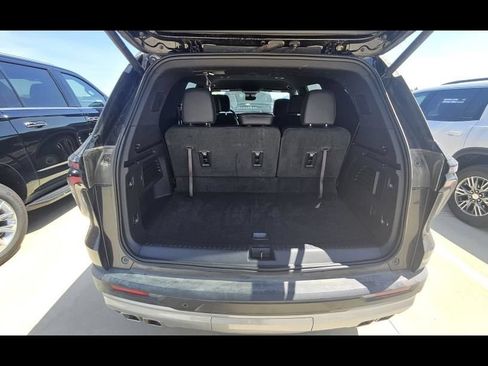 Used 2026 Chevrolet Traverse LT w/ Driver Confidence Package AWD/4WD image 10