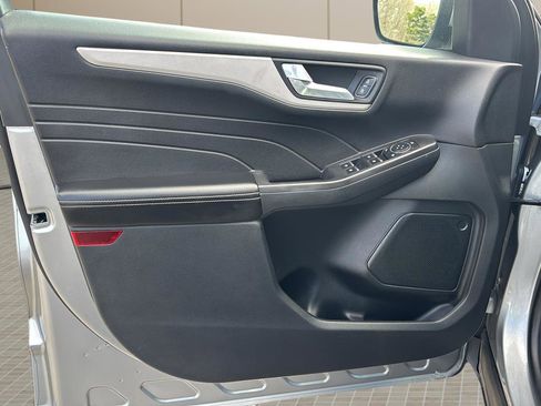 Used 2021 Ford Escape SEL image 15