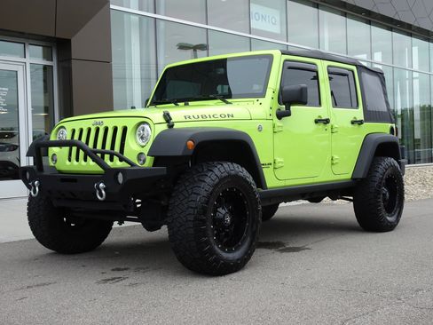 Used 2016 Jeep Wrangler Unlimited Rubicon w/ Max Tow Package AWD/4WD image 1