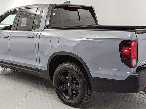 Used 2023 Honda Ridgeline Black Edition image 4