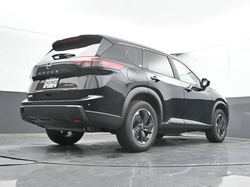 Used 2025 Nissan Rogue SV AWD/4WD image 22