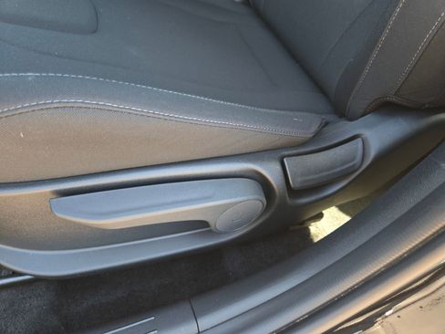 Used 2024 Hyundai Elantra SEL FWD image 23