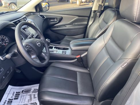 Used 2023 Nissan Murano SV w/ SV Midnight Edition Package image 9