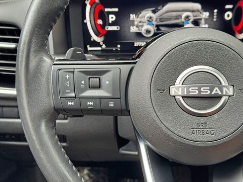 Used 2024 Nissan Rogue SL AWD/4WD image 19