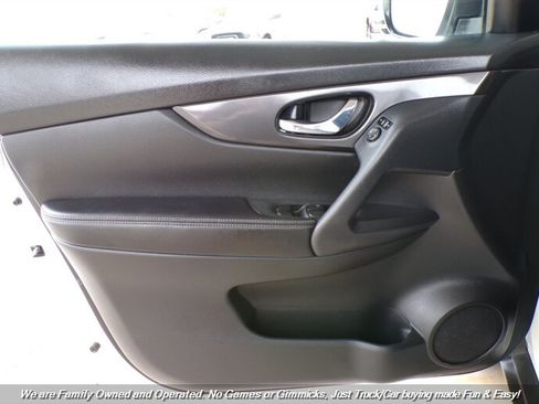 Used 2020 Nissan Rogue SV AWD/4WD image 9