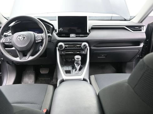 Used 2023 Toyota RAV4 LE AWD/4WD image 31