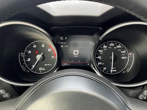 Used 2022 Alfa Romeo Stelvio Sprint image 17