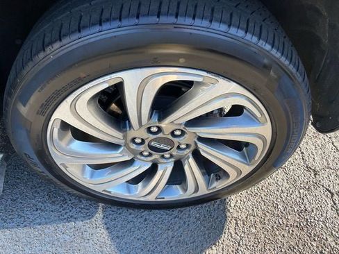 Used 2024 Lincoln Navigator L 4WD image 28