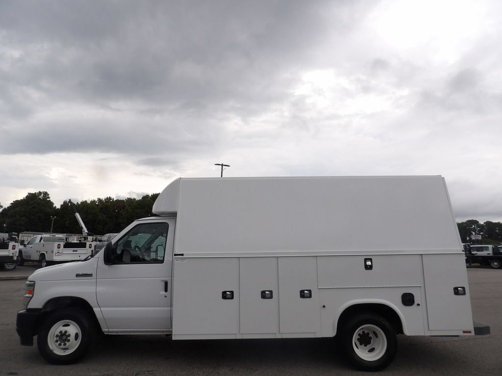Used 2024 Ford E-350 and Econoline 350 Super Duty w/ Driver's Safety Package RWD image 67