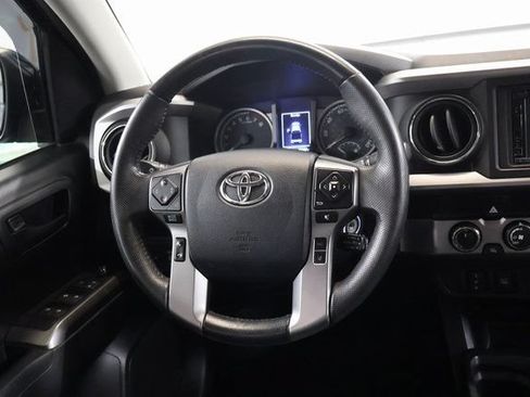 Used 2019 Toyota Tacoma SR5 AWD/4WD image 15