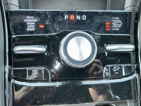 New 2024 Jeep Grand Cherokee Overland w/ Advanced Protech Group III AWD/4WD image 14