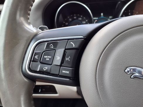 Used 2016 Jaguar XF Prestige image 15