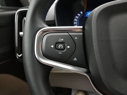 Used 2025 Volvo XC40 B5 Plus AWD/4WD image 26