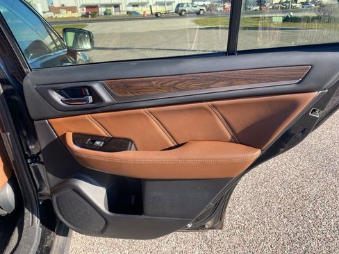 Used 2018 Subaru Outback 2.5i Touring image 16