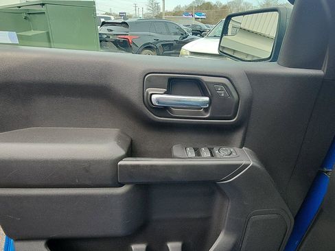 Used 2022 Chevrolet Silverado 1500 Custom image 18