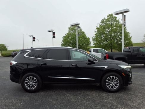 Used 2024 Buick Enclave Premium FWD image 2
