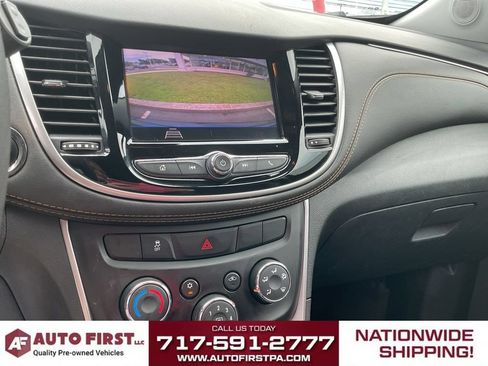 Used 2022 Chevrolet Trax LT w/ LT Convenience Package AWD/4WD image 27