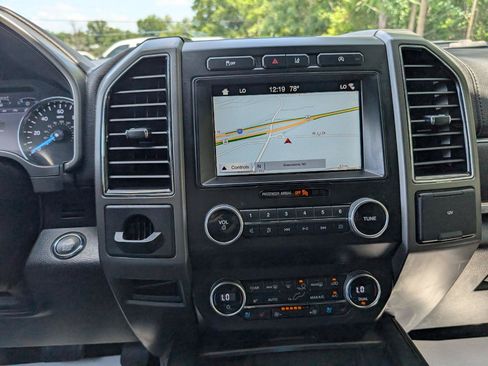 Used 2019 Ford Expedition Max XLT w/ Equipment Group 202A RWD image 16