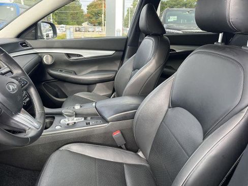 Certified 2022 INFINITI QX50 Essential image 9