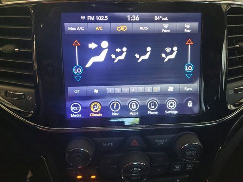 Used 2022 Jeep Grand Cherokee Laredo E image 25