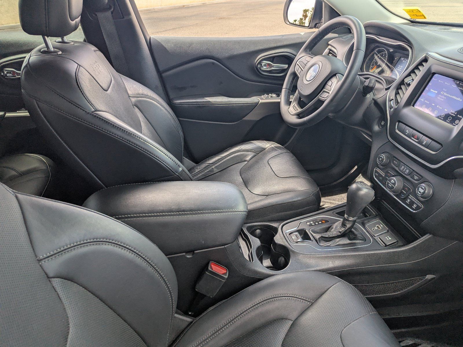 Used 2020 Jeep Cherokee Latitude Lux w/ Comfort/Convenience Group FWD image 12